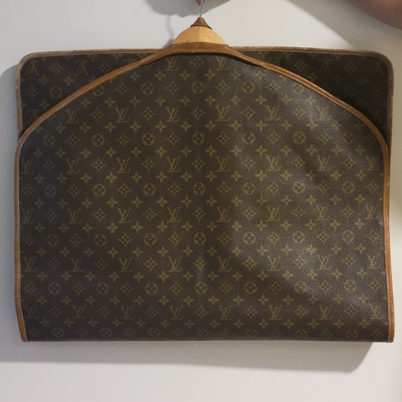 Louis Vuitton Garment Bag - Picture 9 of 10